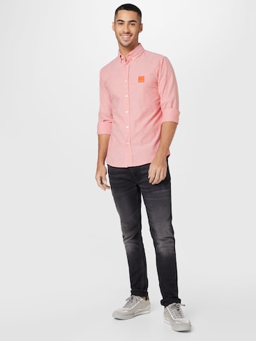 Slim fit Cămașă 'Mabsoot' de la BOSS pe roz