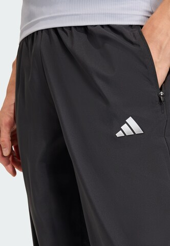 Loosefit Pantaloni sportivi 'Power Essentials' di ADIDAS PERFORMANCE in nero