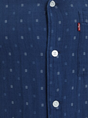 LEVI'S ® Comfort Fit Риза в синьо