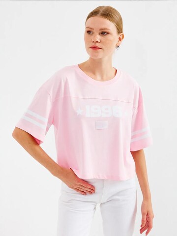 Bigdart T-Shirt in Pink