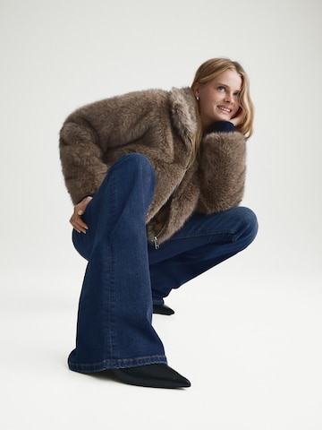 Bershka Разкроени Дънки в синьо