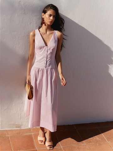 Rochie de la Bhoem pe roz