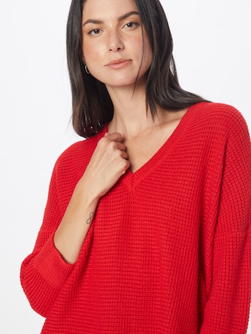 VERO MODA Sweater in Red