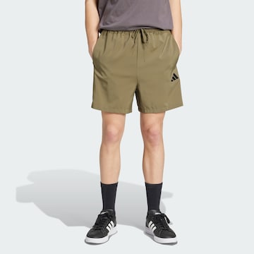 ADIDAS SPORTSWEAR Regular Sportshorts 'Essentials Chelsea' in Grün: Vorderseite