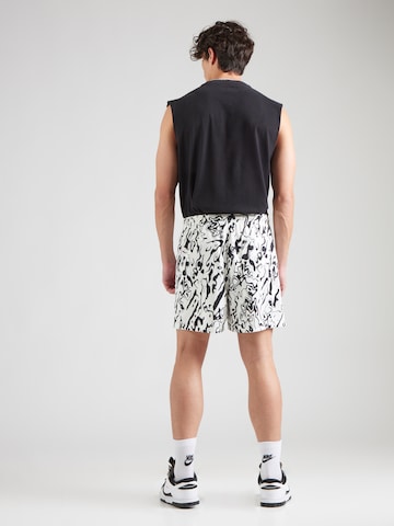Nike Sportswear Обычный Штаны 'CLUB' в Белый