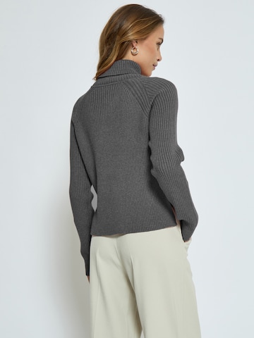 Pull-over 'Ava' minus en gris