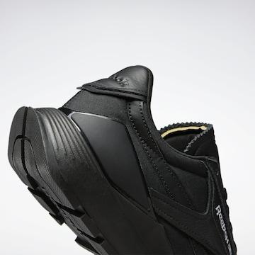 Sneaker bassa 'Legacy AZ' di Reebok in nero