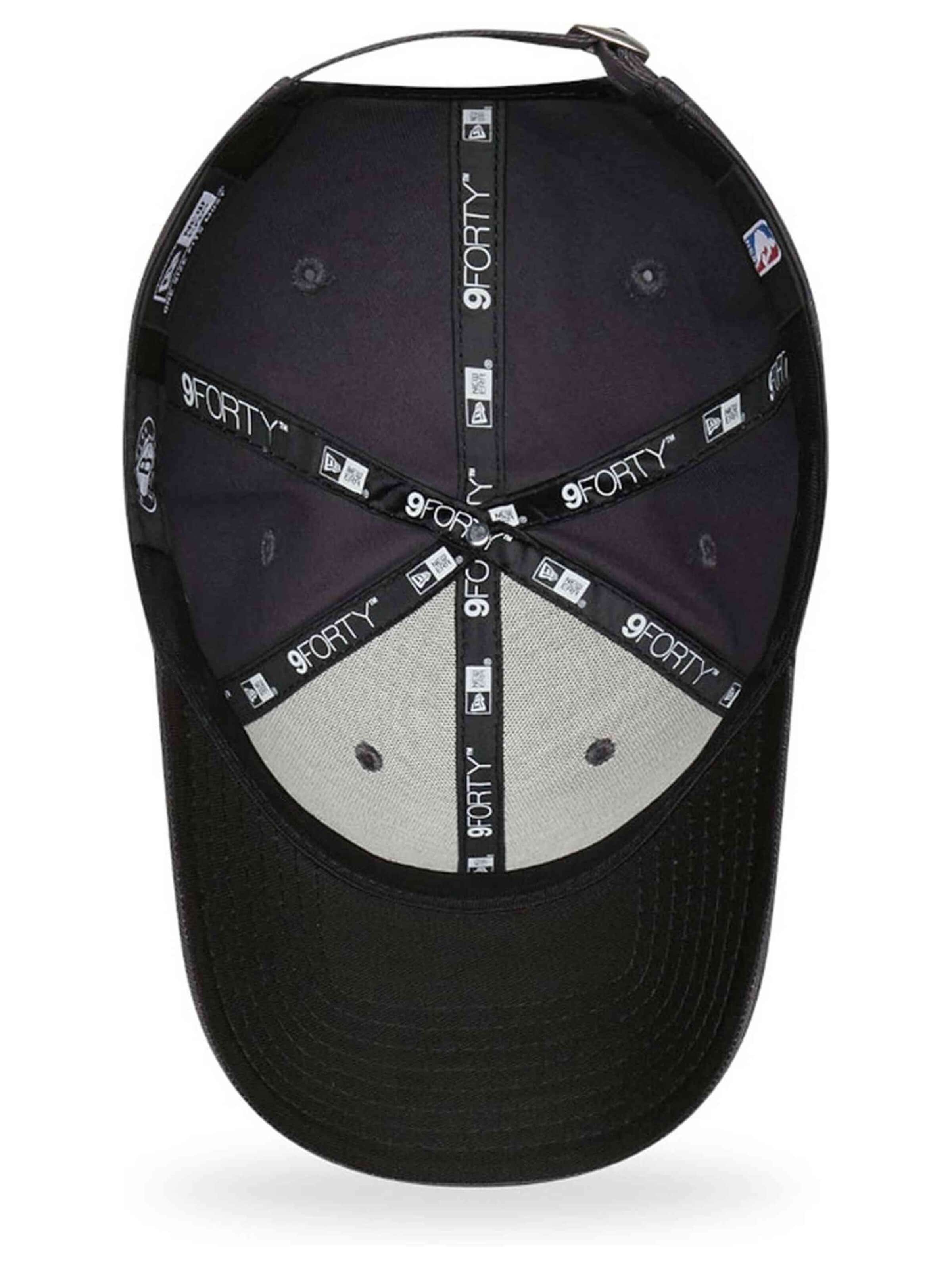 Cappello da baseball sportivo '60285092' di NEW ERA in grigio