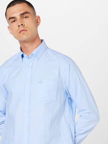 Coupe regular Chemise bugatti en bleu