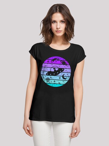 T-shirt 'Retro Alien Weltraum Sonnenuntergang' F4NT4STIC en noir : devant