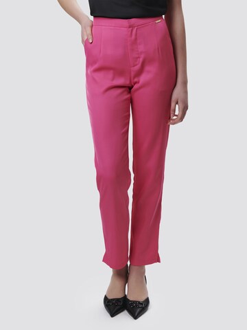 Influencer Slim fit Trousers ' Classic line pants ' in Pink: front