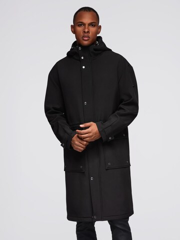 Parka d’hiver 'OM-JAPJ-0314' Ombre en noir : devant