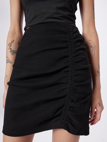 ABOUT YOU Skirt 'Sandy' in Black