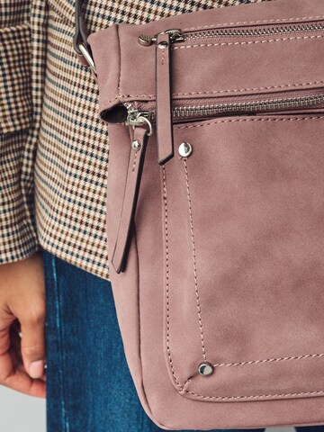 Next Messenger in Brown