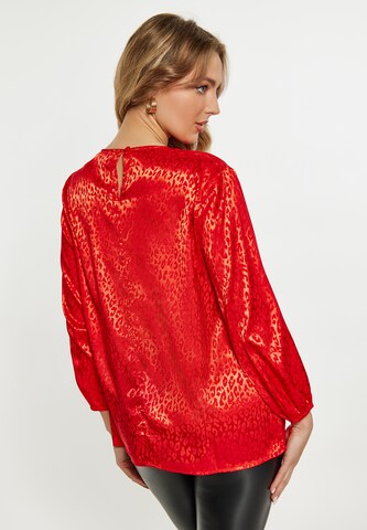 faina - Blusa em vermelho