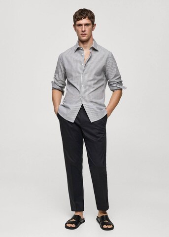 Regular fit Camicia 'Elda' di MANGO MAN in grigio