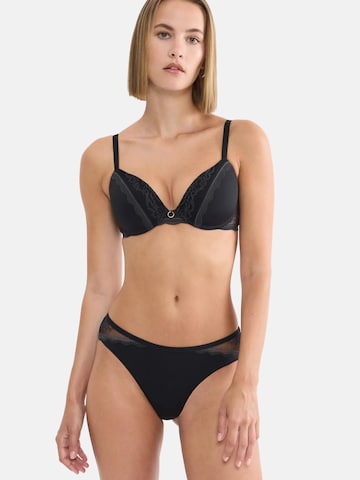 TRIUMPH Push-up Σουτιέν 'Comfort Allure' σε μαύρο: μπροστά