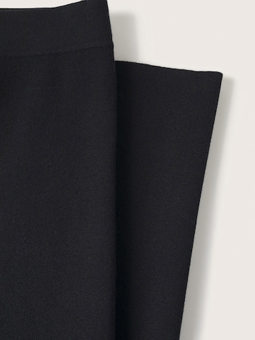 Loosefit Pantalon 'CLAU' MANGO en noir