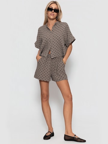 SASSYCLASSY Loosefit Hose‌‌‌‌‌‌‌ in Grau