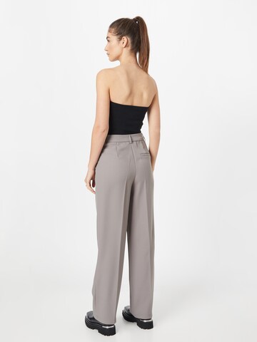 Noisy may Loose fit Pleat-front trousers 'Drewie' in Grey