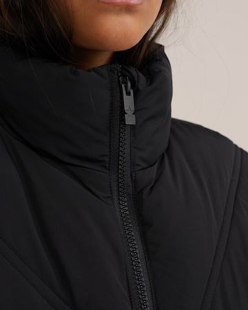 WE Fashion Winterjacke in Schwarz