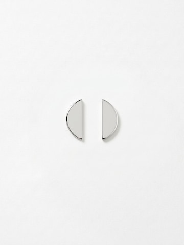 DNSK Copenhagen Øreringe 'SAGA Waterproof Silver Stainless Steel Post Earring – Brushed Finish' i sølv: forside