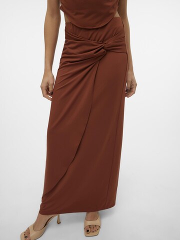 SOMETHINGNEW Skirt in Brown: front