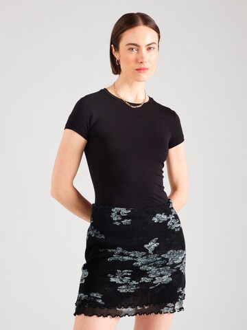 Gina Tricot - Camiseta en negro: frente