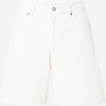 Jeans 'Emma' de la Monki pe alb: față
