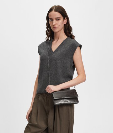 Liebeskind Berlin Clutch in Brown: front