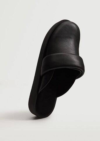 MANGO Pantofle 'Cama' – černá