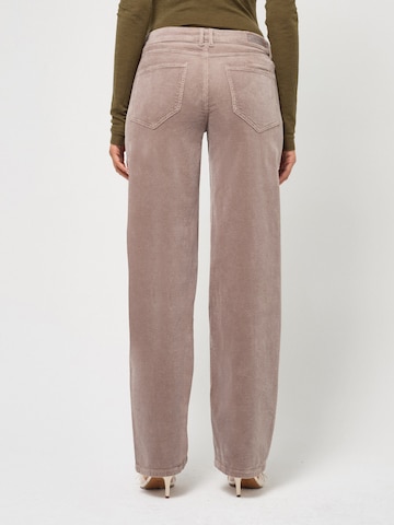 Gang Regular Hose '94RIVER' in Beige