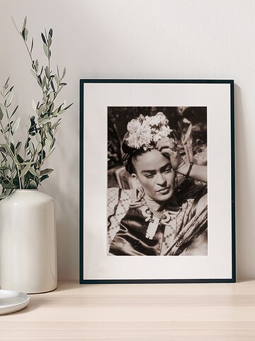 Liv Corday Bild in Schwarz
