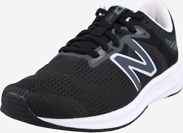 Pantofi sport de la new balance pe negru: față