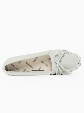 Minnetonka Moccasins 'Kilty Softsole' in White