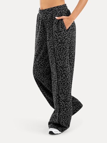 Smilodox Loose fit Trousers in Black