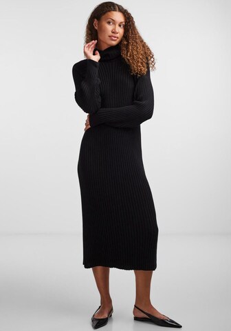 YAS Knitted dress 'Mavi' in Black: front