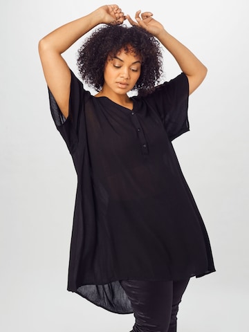 KAFFE CURVE Tunic 'Ami' in Black: front