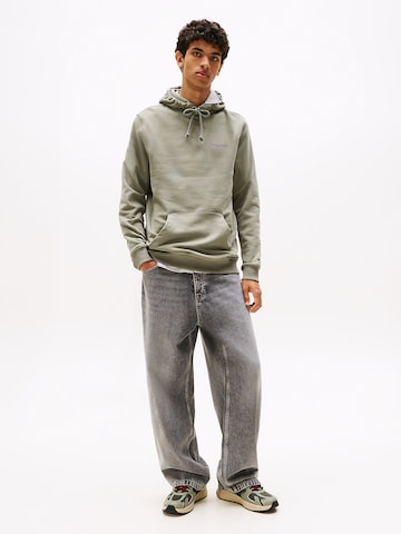 Tommy Jeans Sweatshirt in Green