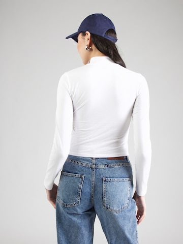 GAP Тениска в бяло