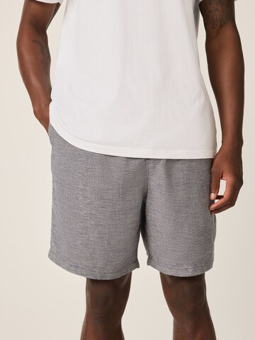 Next Regular Shorts in Blau