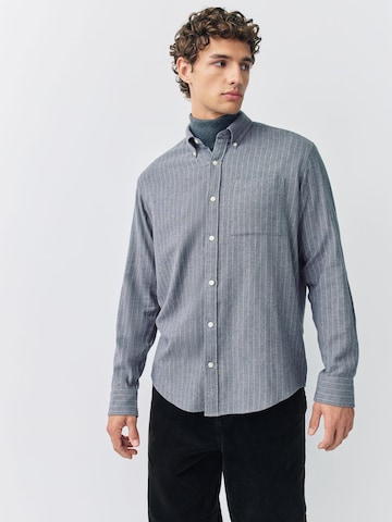 Next Regular fit Πουκάμισο σε γκρι: μπροστά