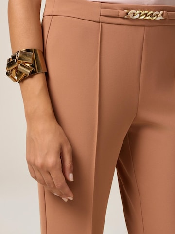 oltre Regular Trousers in Brown