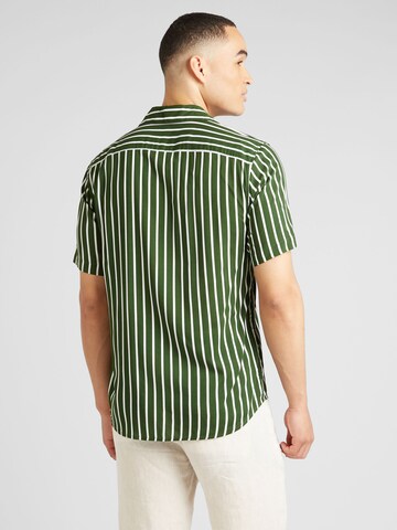 Coupe regular Chemise 'WAYNE' Only & Sons en vert