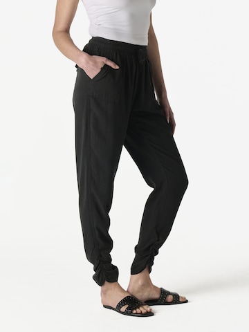 KOROSHI Tapered Byxa i svart