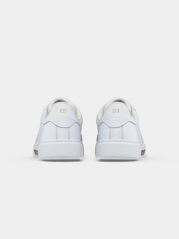 TOMMY HILFIGER Trampki niskie 'ESSENTIAL CHIC' w kolorze biały