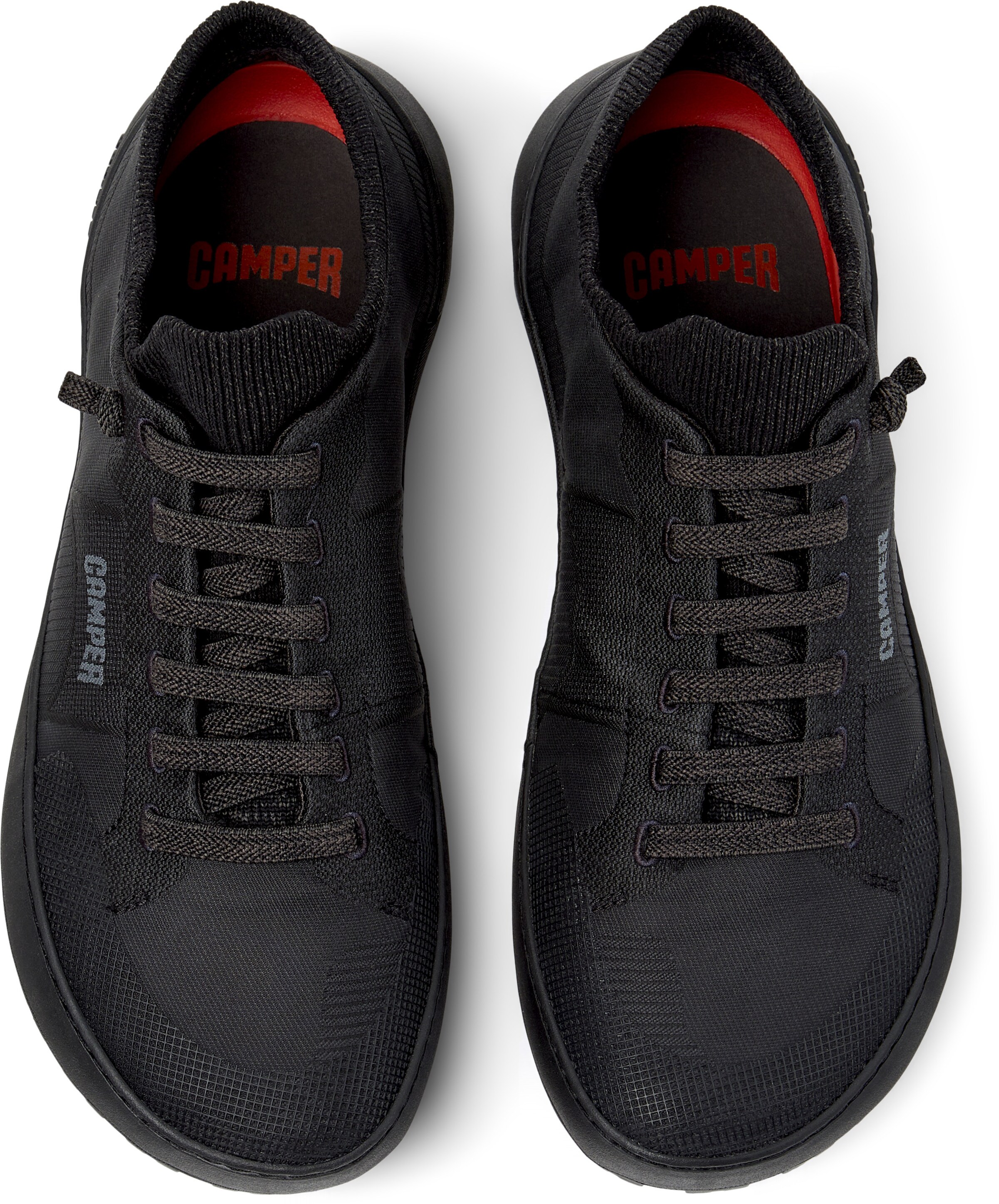 Baskets basses 'Peu Serra' CAMPER en noir