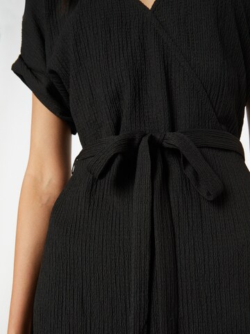 Robe 'Enie' ABOUT YOU en noir