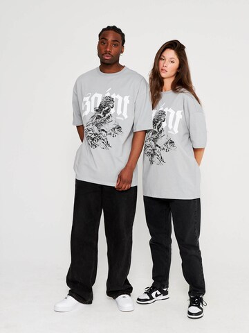 Multiply Apparel Bluser & t-shirts 'Saint' i grå