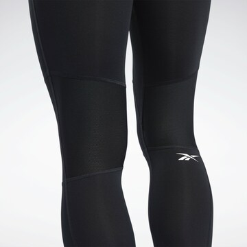 Reebok Skinny Sporthose in Schwarz